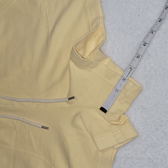 2 for $25 NWT Gap Tall Medium Shorts - Picture 7 of 9